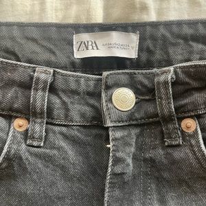 ZARA skinny/ straight leg jeans with rips